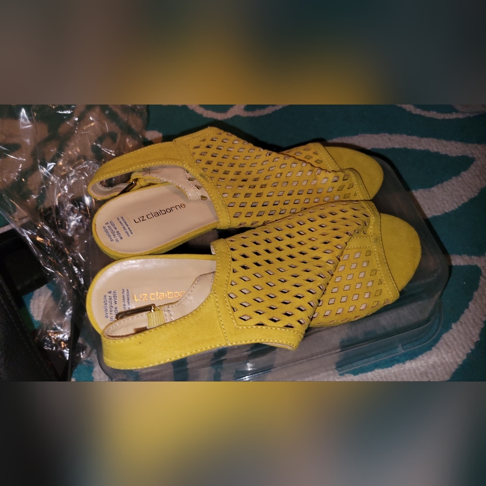 Women's shoes